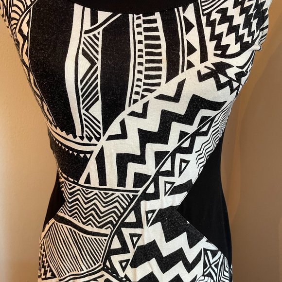 Super comfy tribal print dress - Picture 2 of 5